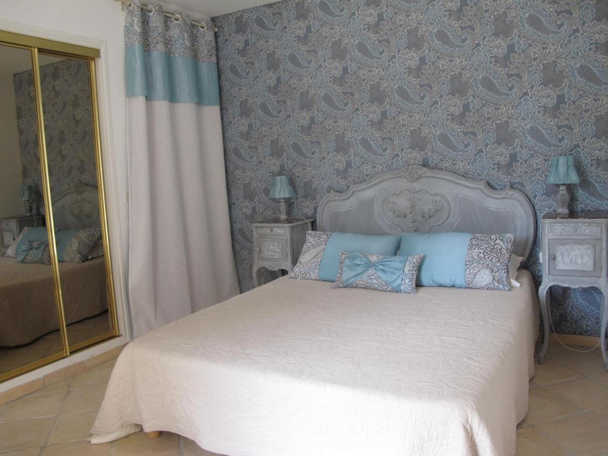 Bed and Breakfast L'Oustau de Bigatié Lambesc Exterior foto